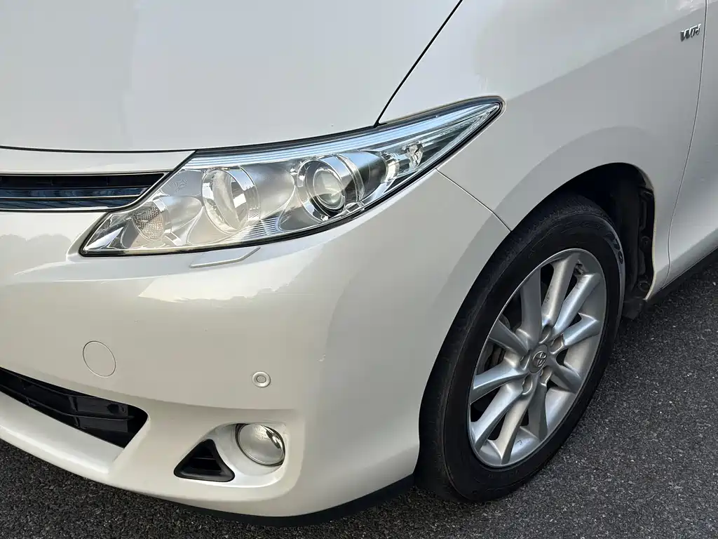 Toyota Previa 2017 — фото 4