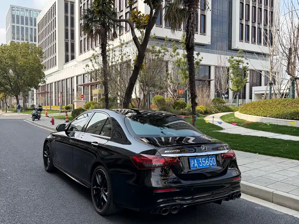 Mercedes-Benz E-Class AMG 2023 — фото 4