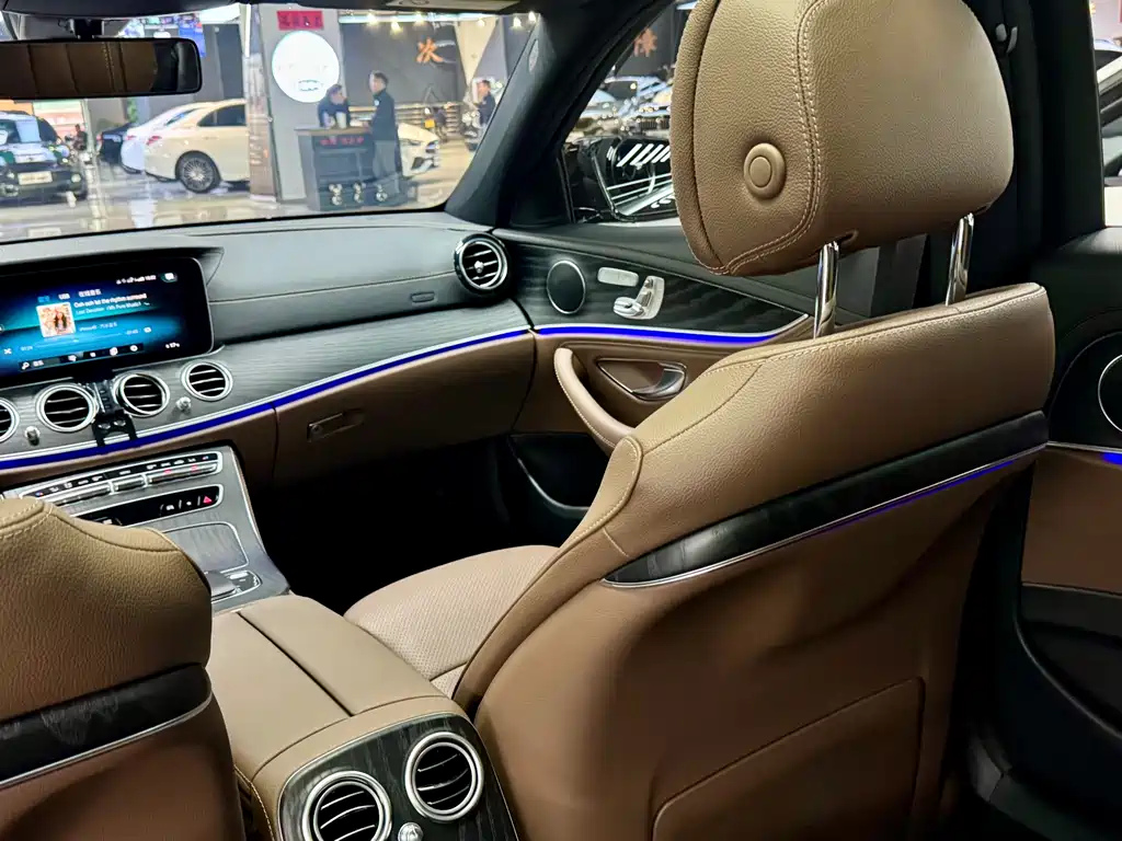 Mercedes-Benz E-Class 2023 — фото 48