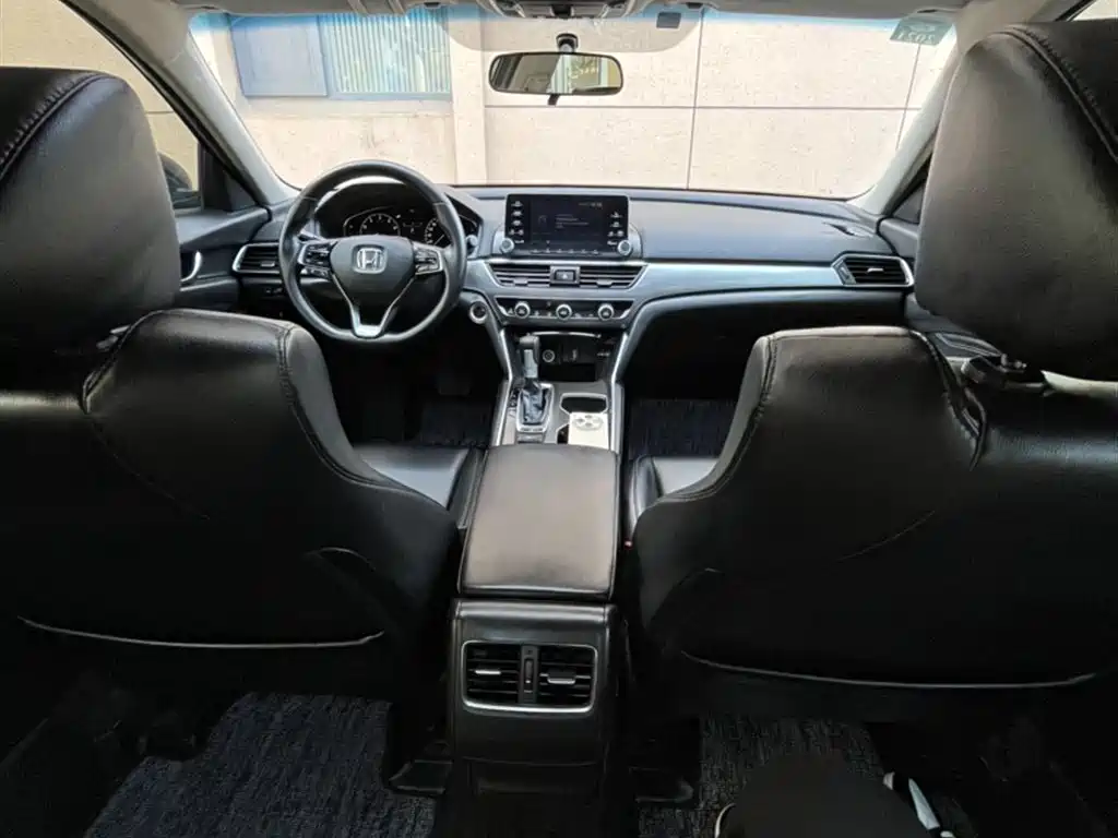 Honda Accord 2019 — фото 13