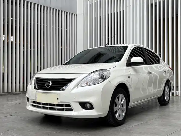Nissan Sunny 2011