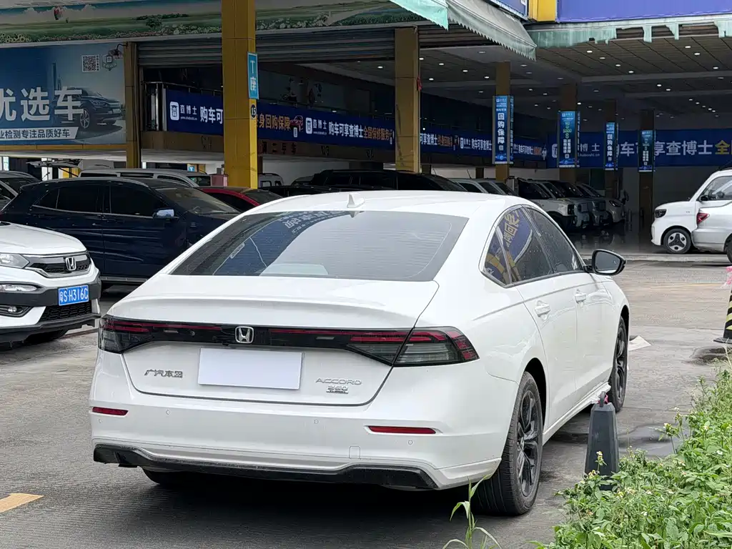 Honda Accord 2025 — фото 11