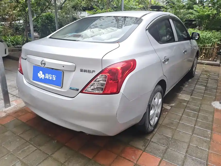 Nissan Sunny 2012 — фото 3