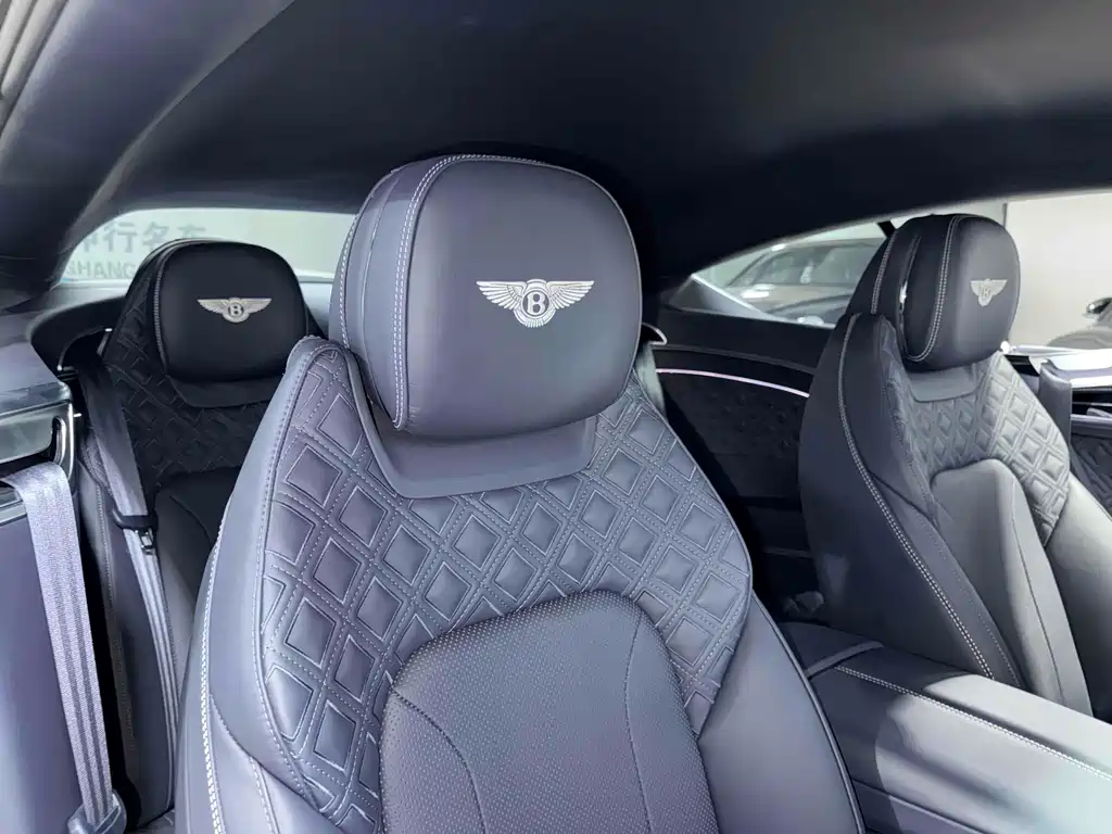 Bentley Continental 2020 — фото 16
