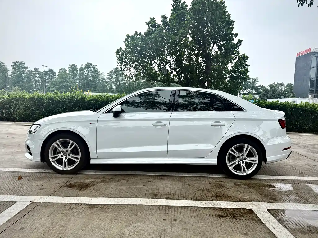 Audi A3 2021 — фото 3