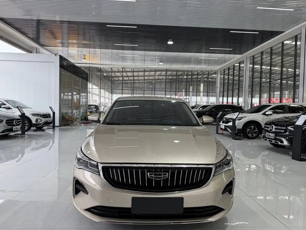 Geely Emgrand 2022