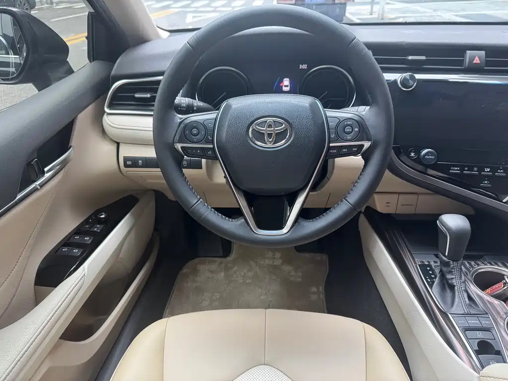Toyota Camry 2019 — фото 8