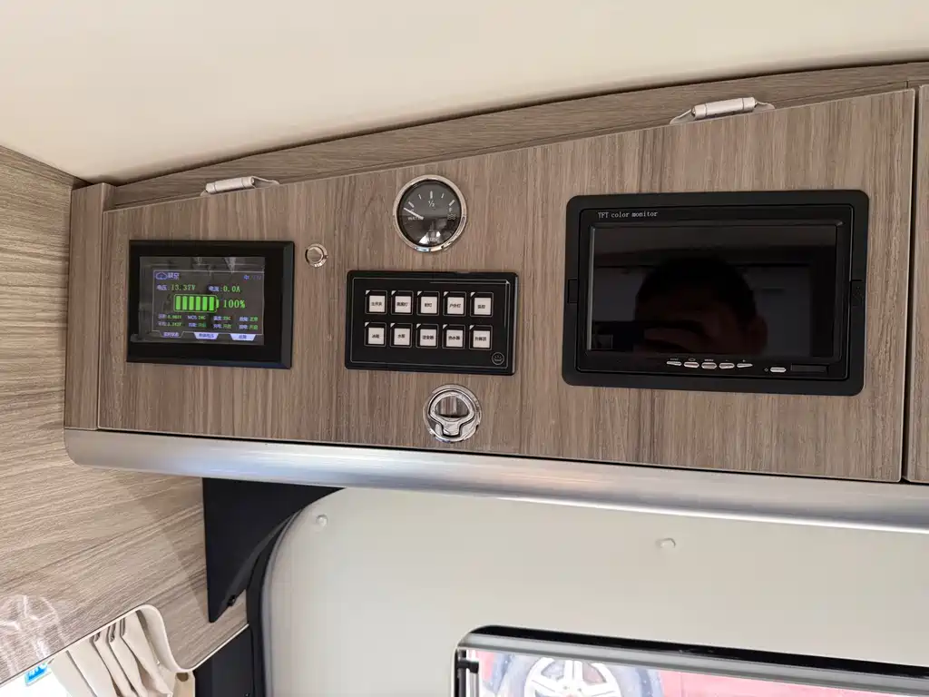 Maxus V90 RV 2025 — фото 15