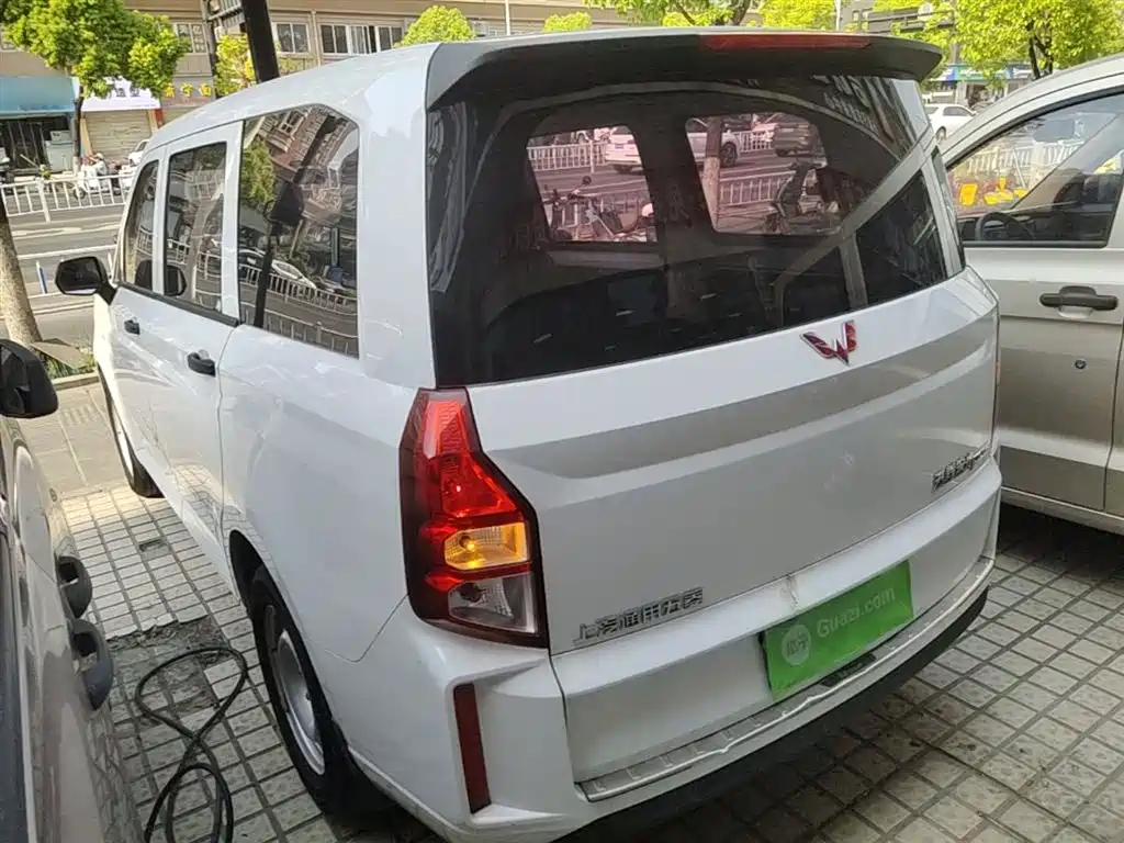 Wuling Hongguang PLUS 2023 — фото 5