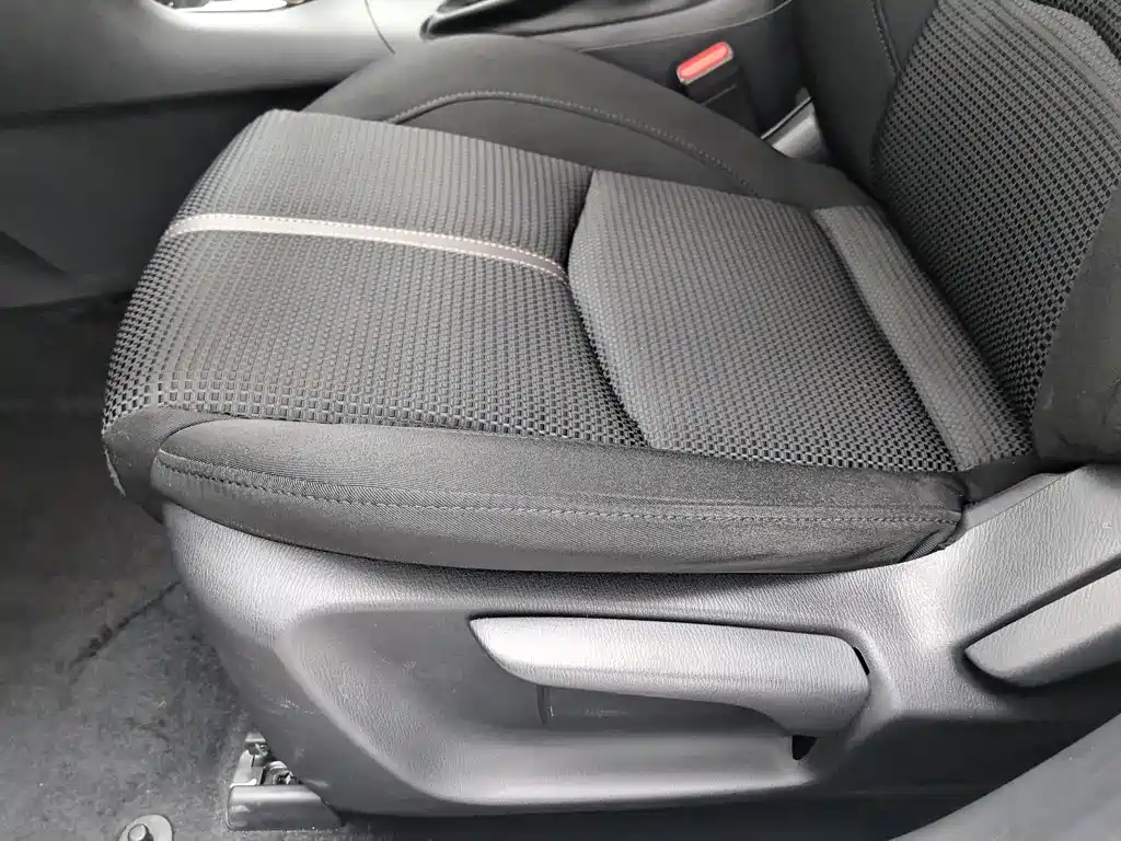 Mazda 3 Axela 2017 — фото 20