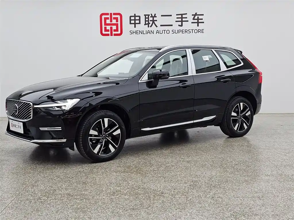 Volvo XC60 2026 — фото 1