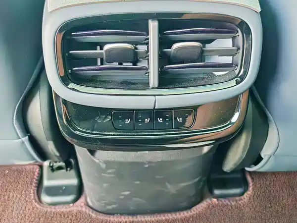 BYD Sealion 07 DM-i 2025
