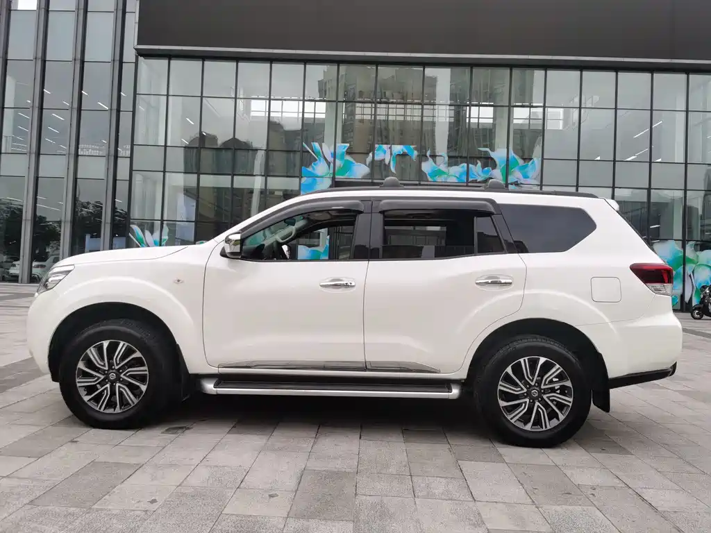 Nissan Terra 2018 — фото 8