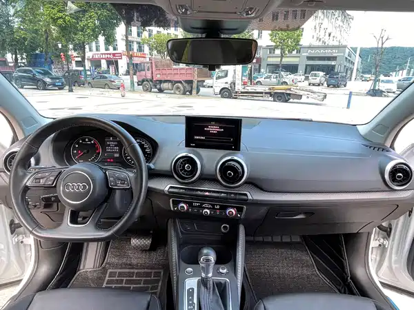 Audi Q2L 2022