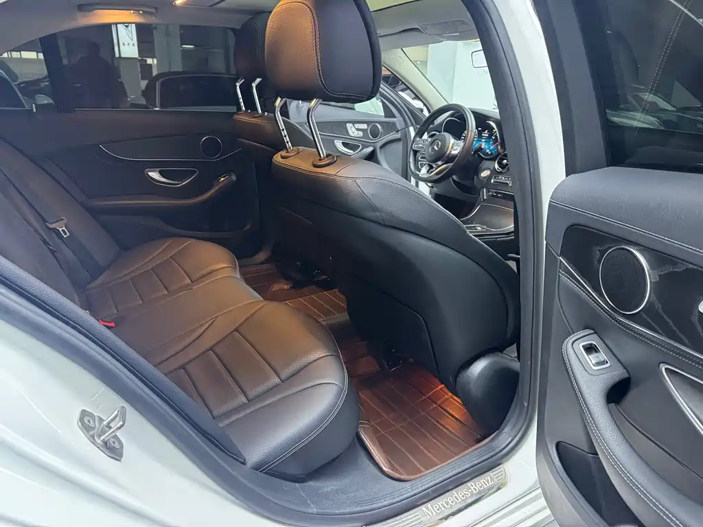 Mercedes-Benz C-Class 2019 — фото 10
