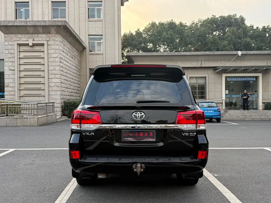 Toyota Land Cruiser 2018 — фото 5