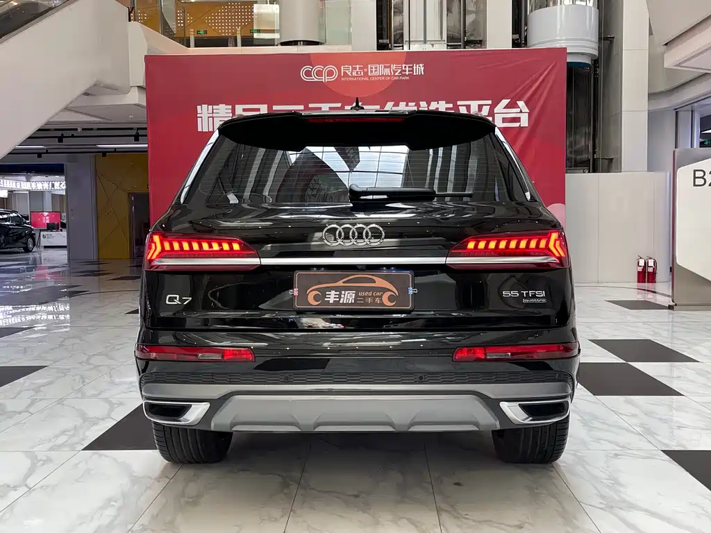 Audi Q7 2023 — фото 30