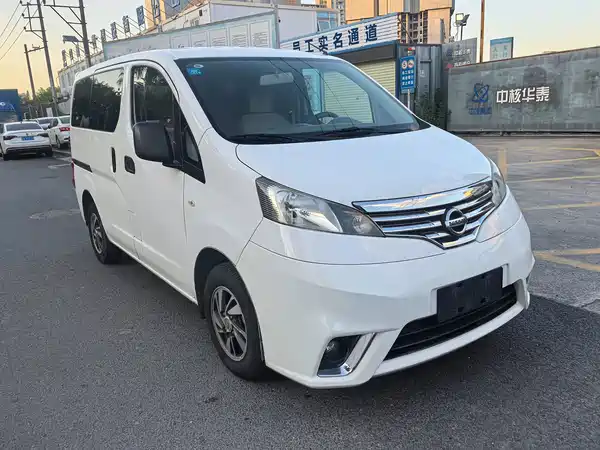 Nissan NV200 2017