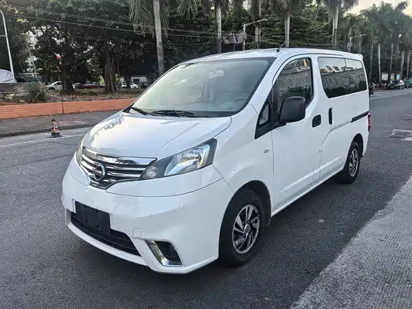 Nissan NV200 2017