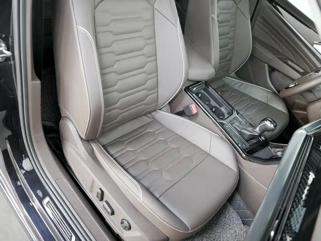 Volkswagen Passat 2019 — фото 13
