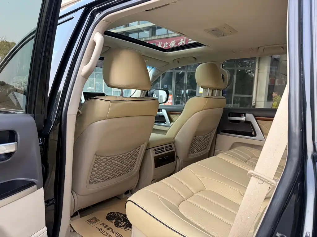 Toyota Land Cruiser 2018 — фото 13