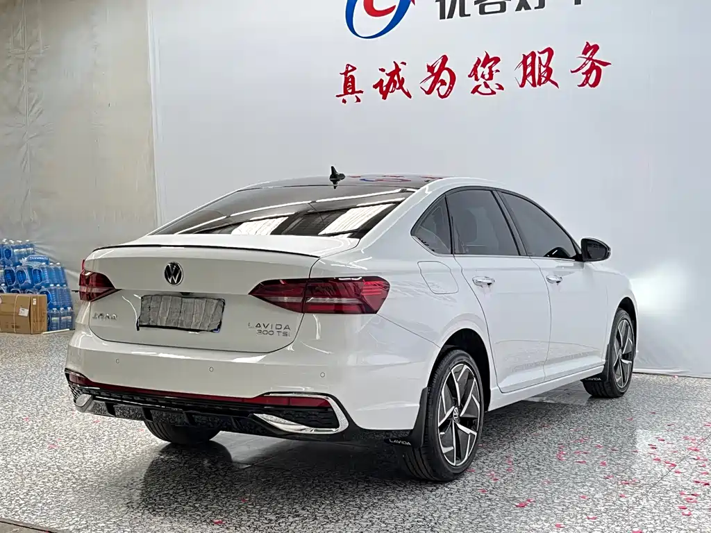 Volkswagen Lavida 2023 — фото 17