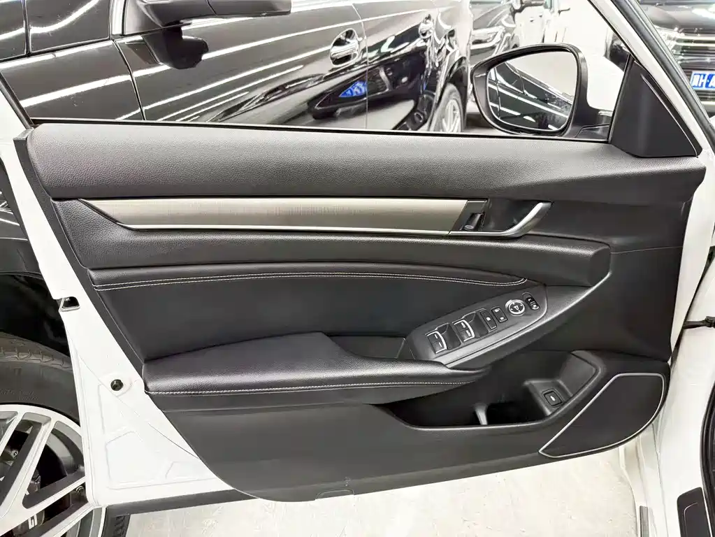 Honda Inspire 2019 — фото 10
