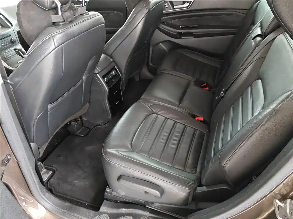 Ford Edge 2016 — фото 13