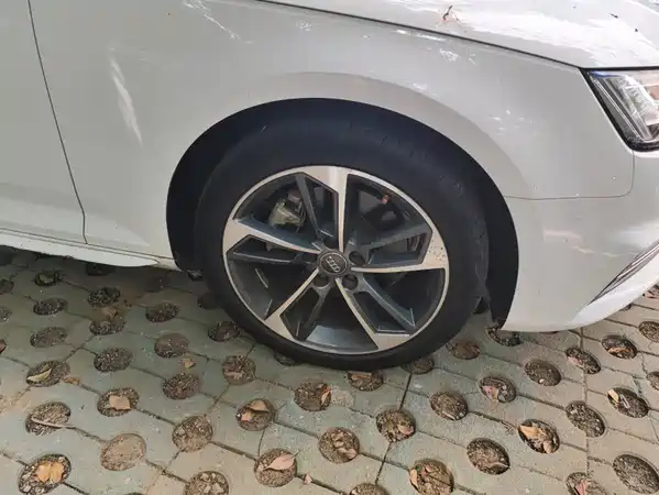 Audi A4L 2019