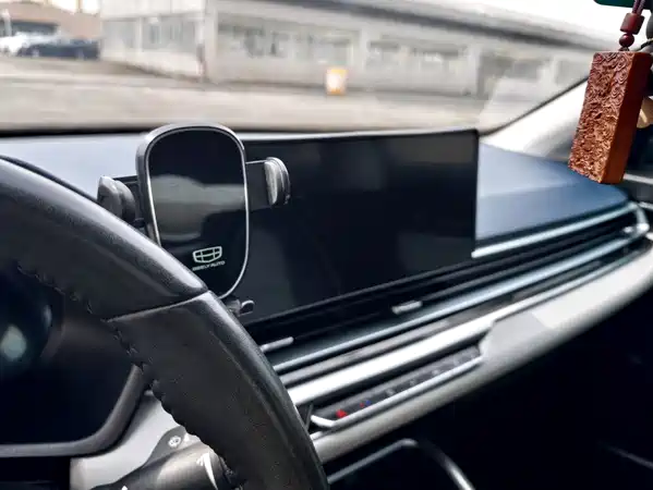 Geely Emgrand 2022
