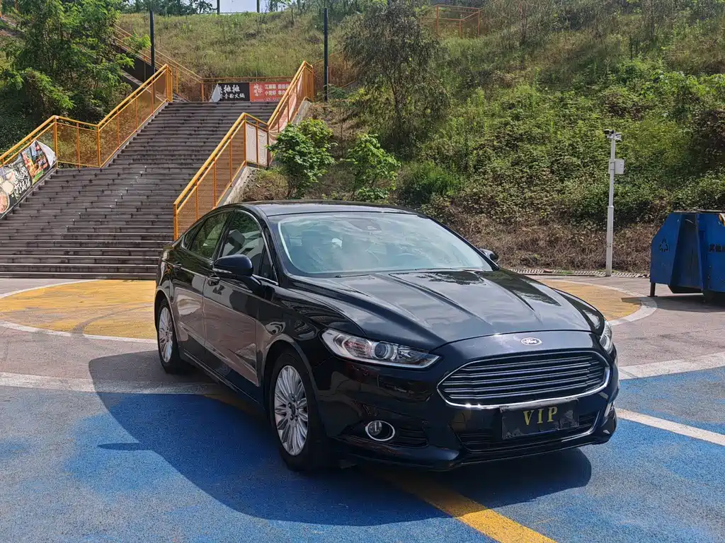 Ford Mondeo 2015 — фото 1