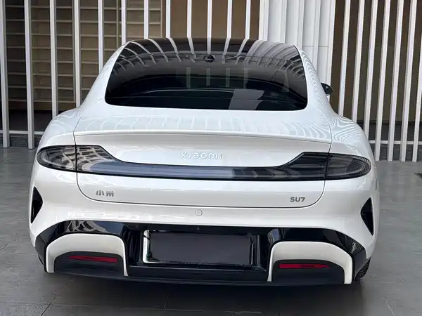 Xiaomi SU7 2025