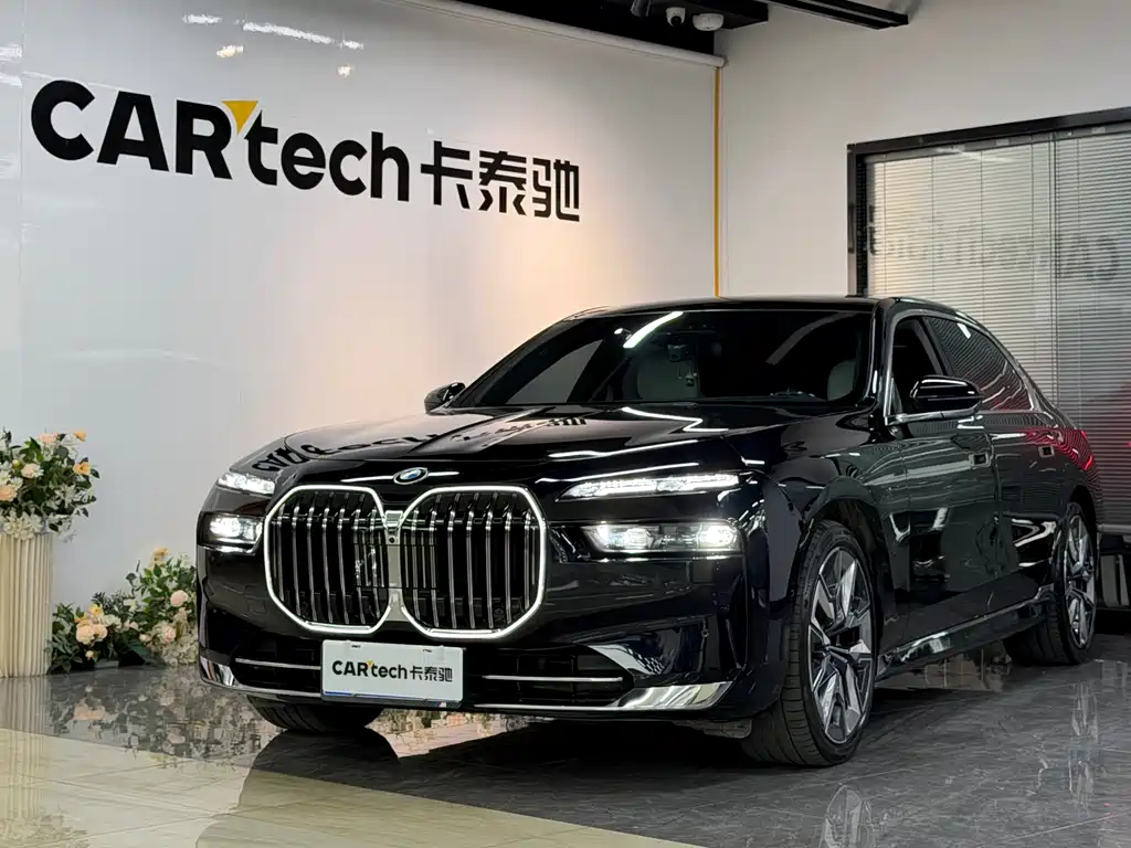 BMW 7 Series 2023 — фото 18