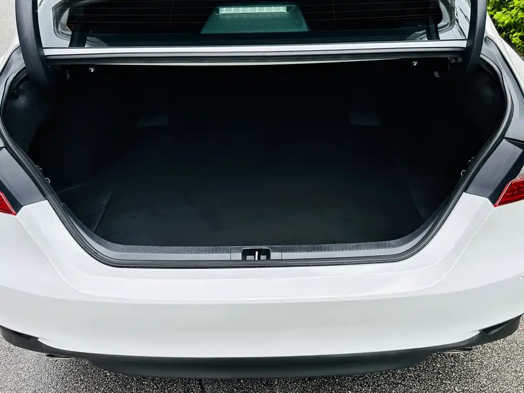 Toyota Camry 2022 — фото 13