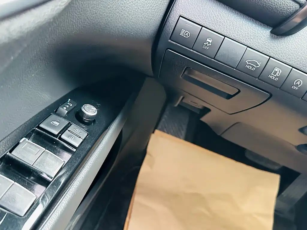 Toyota Camry 2022 — фото 18