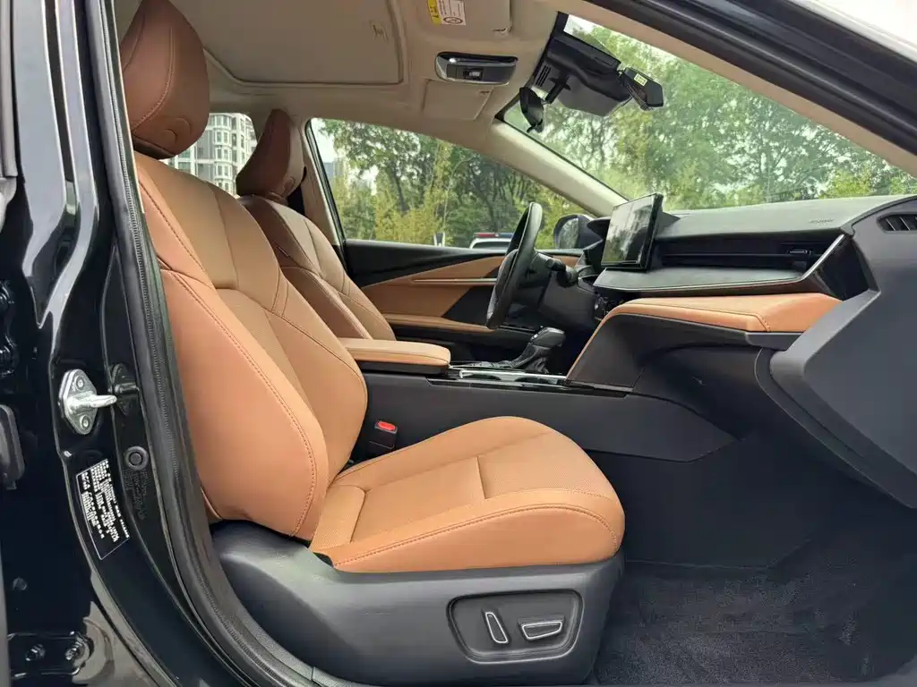 Toyota Camry 2024 — фото 13