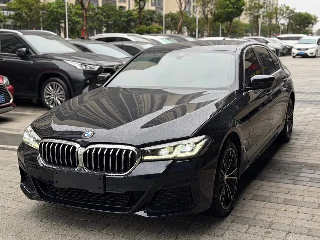 BMW 5 Series 2023 — фото 1