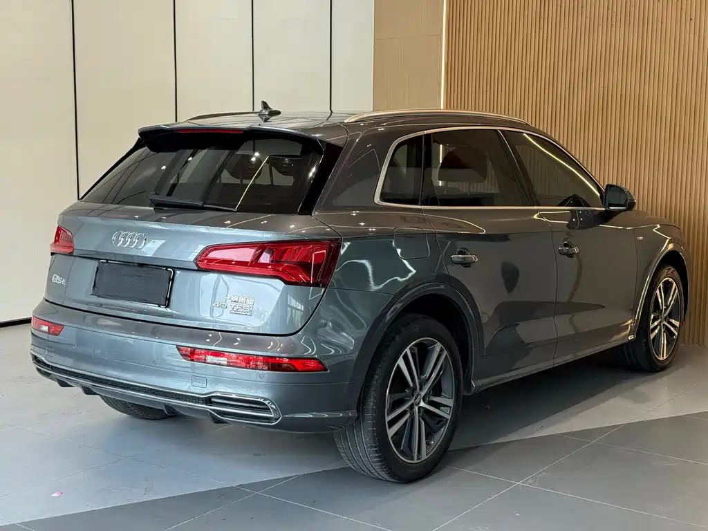 Audi Q5L 2020 — фото 18