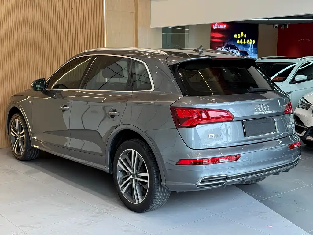 Audi Q5L 2020 — фото 19