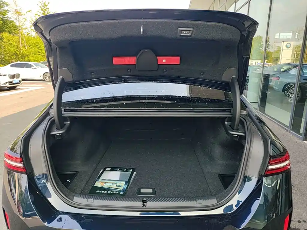 BMW i5 2025 — фото 19