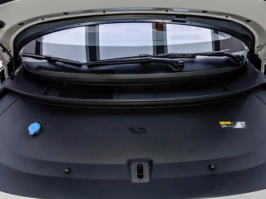 Li Auto i8 2025 — фото 37