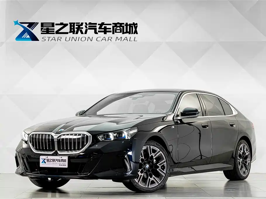 BMW 5 Series 2026 — фото 1