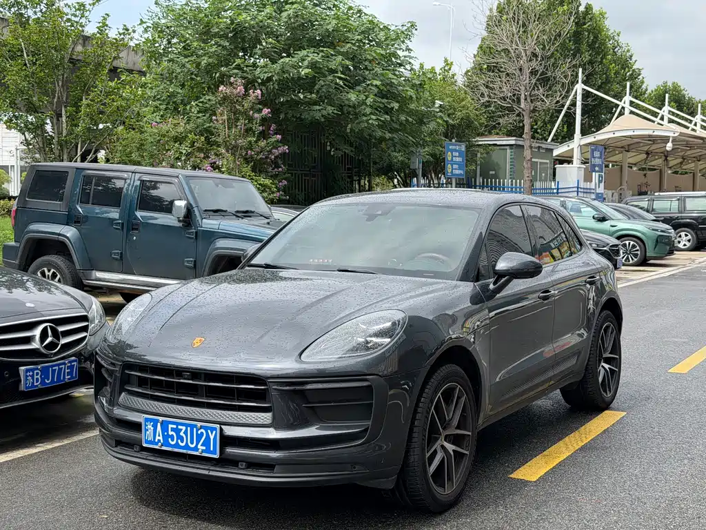 Porsche Macan 2022 — фото 1