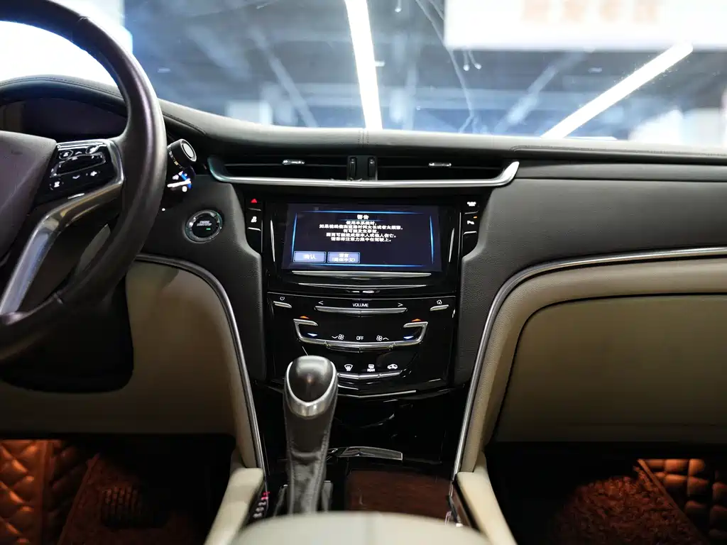 Cadillac XTS 2016 — фото 18