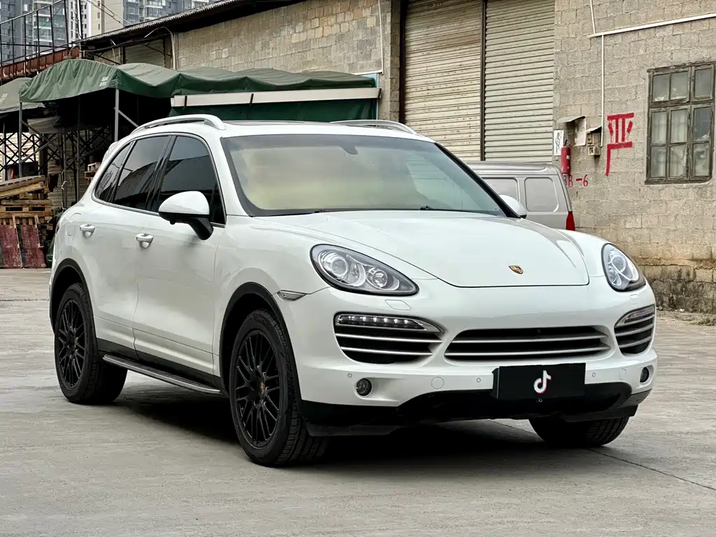Porsche Cayenne 2015 — фото 3