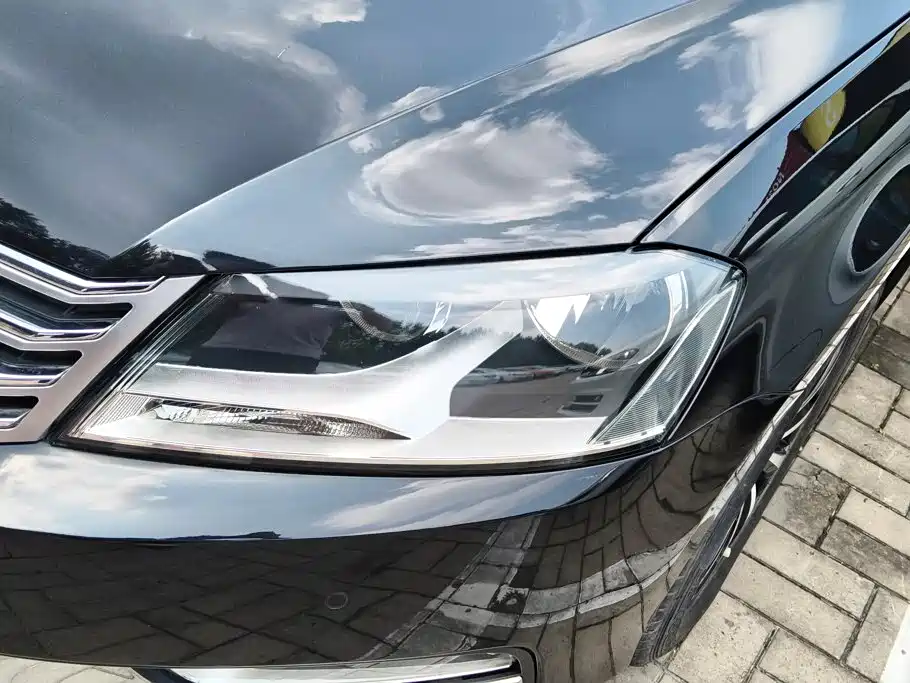 Volkswagen Magotan 2013