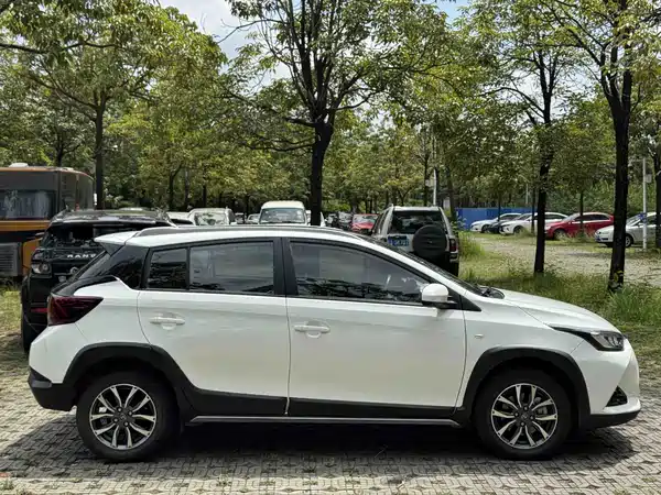 Toyota Yaris L 2022