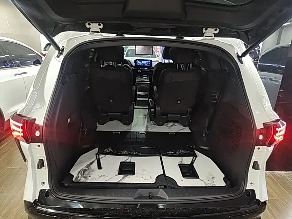 Toyota Sienna 2023 — фото 19