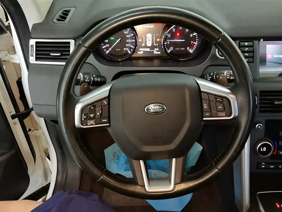 Land Rover Discovery Sport 2016 — фото 15