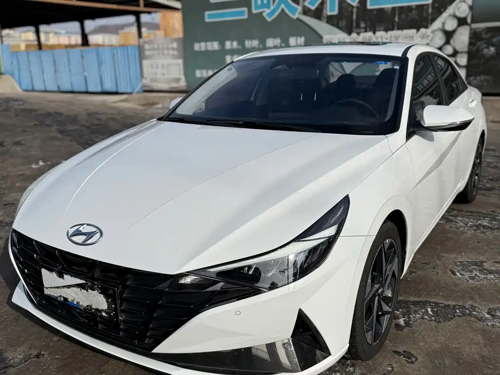 Hyundai Elantra 2022 — фото 20